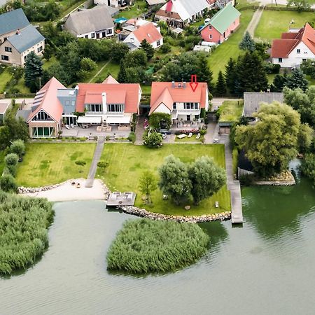 Peeneblick - Traumhaus In Exklusiver Direktlage Am Wasser Mit Eigenem Bootssteg Fuer 8 Personen Rankwitz Bagian luar foto