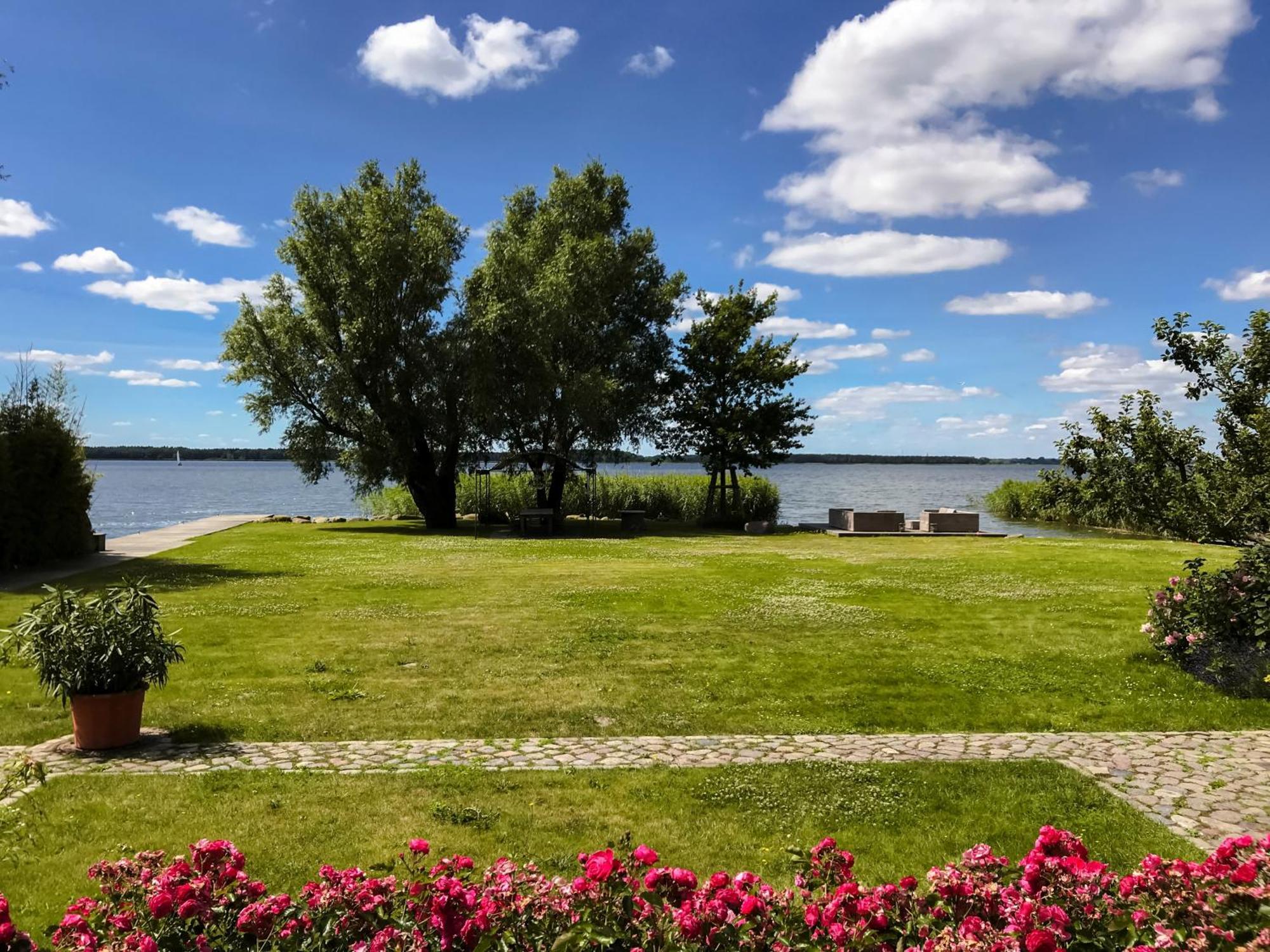 Peeneblick - Traumhaus In Exklusiver Direktlage Am Wasser Mit Eigenem Bootssteg Fuer 8 Personen Rankwitz Bagian luar foto