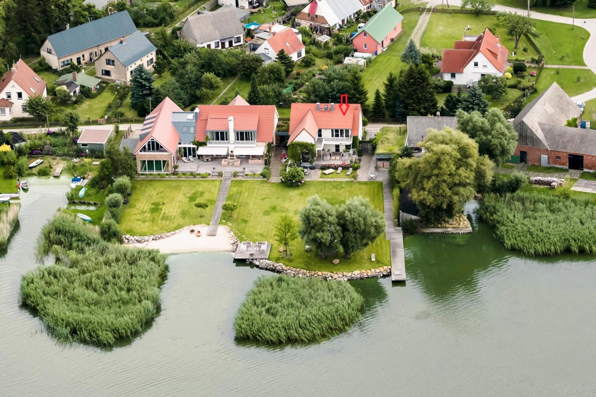 Peeneblick - Traumhaus In Exklusiver Direktlage Am Wasser Mit Eigenem Bootssteg Fuer 8 Personen Rankwitz Bagian luar foto